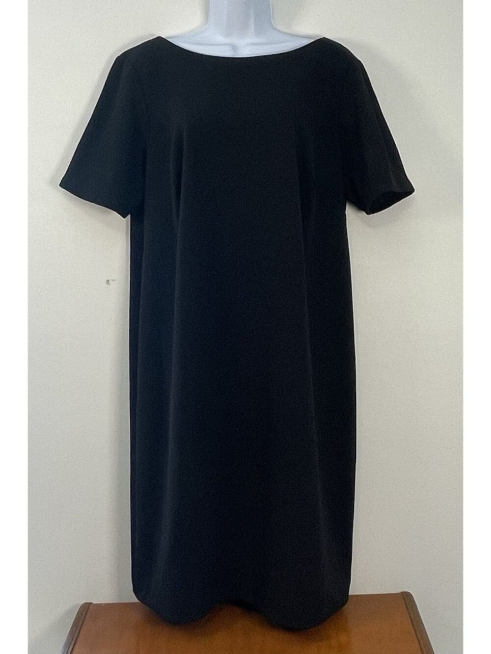 Calvin Klein Black Short Sleeve Shift Dress Little Black Dress Modern Size 16